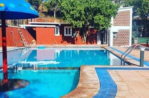 Utomhuspool