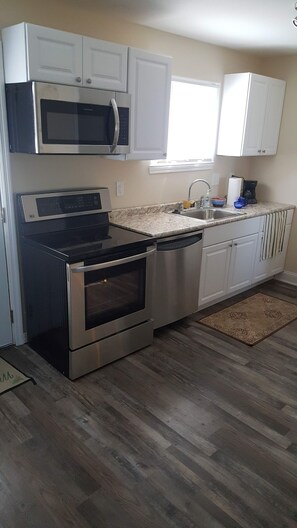 Full kitchen