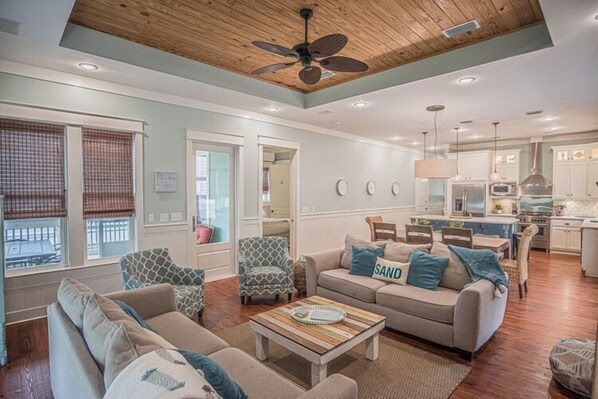 Large inviting floor plan.