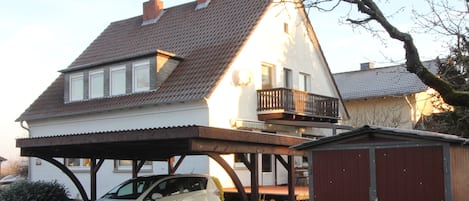 Parkgelegenheit unter dem Carport