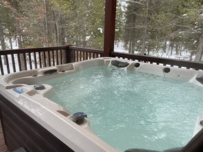Large deck with inviting Jacuzzi Tub!