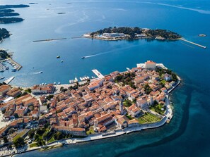 Water, Water Resources, Azure, Coastal And Oceanic Landforms, Natural Landscape, Landscape, Horizon, Building, Boat, Waterway