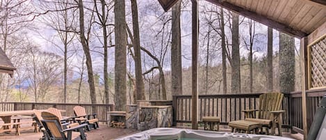 Boone Vacation Rental | 4BR | 3.5BA | Stairs Required | 2,700 Sq Ft