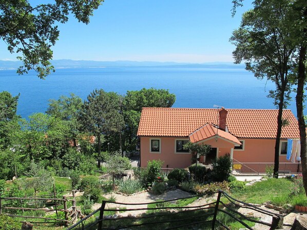 Ciel, Plante, L'Eau, Bâtiment, Propriété, Fenêtre, Bleu Azur, Arbre, Paysage Naturel, Lot Terre