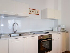 Countertop, Cabinetry, Spüle, Sinken, Eigentum, Gebäude, Zapfhahn, Möbel, Küche, Herd