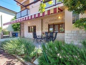Residential Area, Home, Shade, Garden, Outdoor Furniture, Yard, Flagstone, Porch, Backyard, Chair