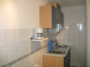 Eigentum, Zimmer, Fliese, Cabinetry, Möbel, Haus, Die Architektur, Küche, Materialeigenschaft, Gebäude