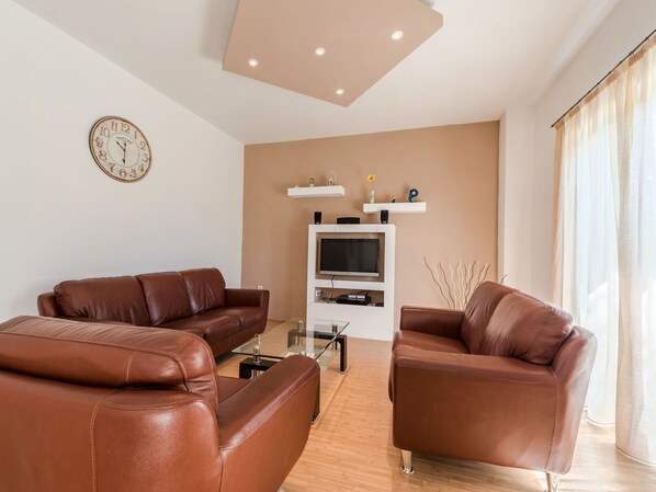 Braun, Möbel, Couch, Eigentum, Holz, Komfort, Vorhang, Beleuchtung, Interior Design, Bilderrahmen