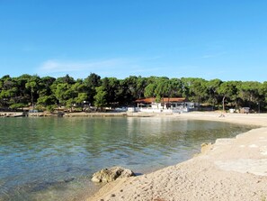 Body Of Water, Water, Water Resources, Sky, Beach, Sea, Shore, Wilderness, Coast, Ocean
