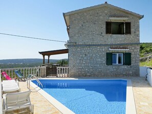 Property, House, Swimming Pool, Building, Real Estate, Villa, Azure, Home, Vacation, Cottage