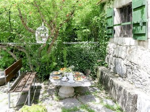Eigentum, Baum, Pflanze, Garten, Hinterhof, Haus, Tabelle, Die Architektur, Landschaft, Garten