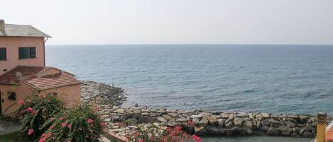 Sea, Property, Vacation, Coast, Sky, Building, Tourism, Ocean, Coastal And Oceanic Landforms, Roof