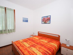 Schlafzimmer, Bett, Zimmer, Möbel, Eigentum, Bettdecke, Bettrahmen, Bedding, Fussboden, Interior Design