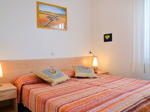 Schlafzimmer, Bett, Möbel, Zimmer, Bettdecke, Bettrahmen, Eigentum, Bedding, Wand, Matratze