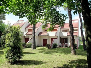 Plante, Bâtiment, Fenêtre, Arbre, Ciel, Maison, Lot Terre, Design Urbain, Quartier, Herbe