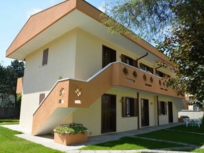 Plante, Ciel, Bâtiment, Fenêtre, Arbre, Lot Terre, Ombre, Immobilier, Design Urbain