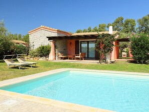 Property, House, Swimming Pool, Home, Building, Real Estate, Villa, Estate, Residential Area, Vacation