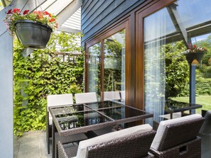 Eigentum, Pflanze, Gebäude, Blume, Schatten, Interior Design, Holz, Die Architektur, Haus, Fenster