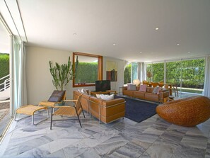 Möbel, Eigentum, Pflanze, Komfort, Interior Design, Holz, Gebäude, Flooring, Fussboden, Zimmerpflanze