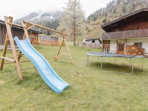 Plante, Ciel, Arbre, Ombre, Lot Terre, Loisir, Chute, Montagne, Herbe, Toboggan