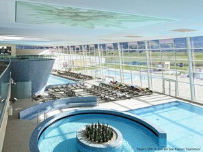 L'Eau, Bleu Azur, Piscine, Ciel, Bâtiment, Ombre, Design Urbain, Condominium, Loisir, Plante