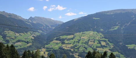 Cielo, Montagna, Nube, Pianta, Ecoregione, Paesaggio Naturale, Natura, Ambiente Naturale, Albero, Vegetazione