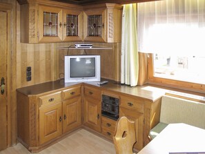 Möbel, Cabinetry, Zimmer, Eigentum, Küche, Schrank, Interior Design, Countertop, Gebäude, Schublade