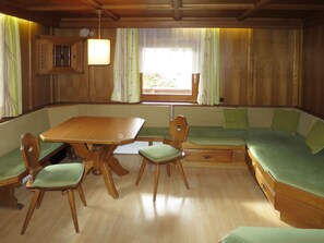 Room, Furniture, Property, Interior Design, Floor, Table, Building, Hardwood, Wood, Flooring