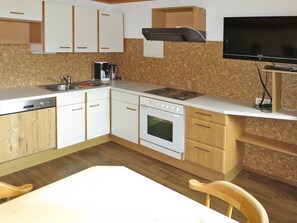 Countertop, Möbel, Cabinetry, Zimmer, Küche, Eigentum, Interior Design, Fussboden, Herd, Gebäude