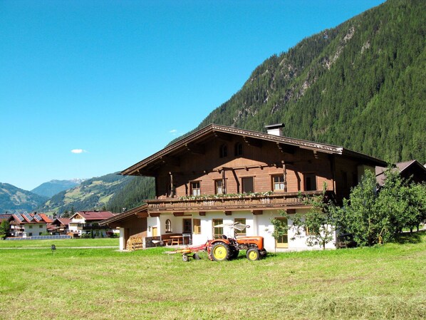 Himmel, Berg, Eigentum, Pflanze, Ökoregion, Gebäude, Natürliche Landschaft, Haus, Grundstueck, Hochland