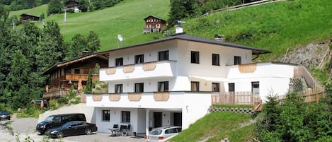 Property, House, Hill Station, Mountain Range, Building, Mountain, Mountain Village, Real Estate, Rural Area, Alps