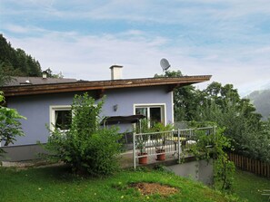 Wolke, Himmel, Pflanze, Fenster, Gebäude, Baum, Grundstueck, Haus, Vegetation, Hütte