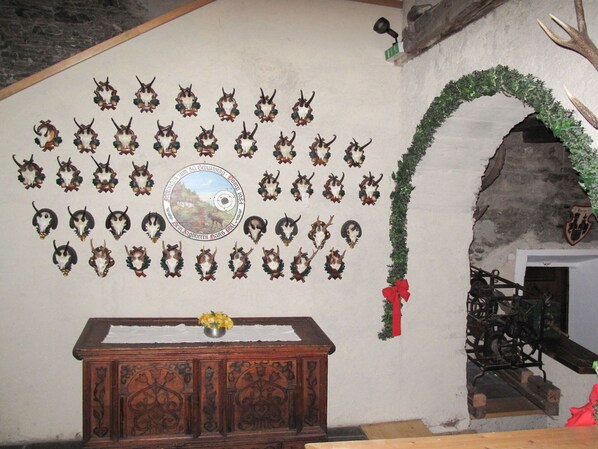 Propriété, Blanc, Design Intérieur, Bois, Table, Mur, Dur, Tache De Bois, Plante, Plafond