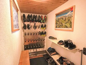 Rayonnage, Étagère, Pièce, Dur, Placard, Tache De Bois