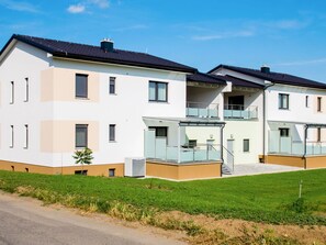 Property, House, Residential Area, Home, Building, Real Estate, Neighbourhood, Apartment, Architecture, Facade