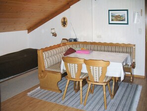 Room, Property, Furniture, Floor, Table, House, Hardwood, Interior Design, Building, Dining Room