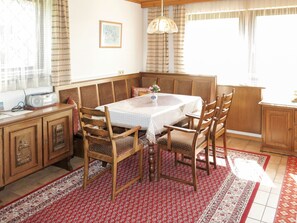Zimmer, Möbel, Eigentum, Gebäude, Interior Design, Fussboden, Tabelle, Esszimmer, Haus, Grundeigentum