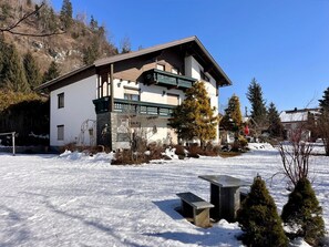 Ciel, Bâtiment, Plante, Neige, Fenêtre, Arbre, Maison, Montagne, Pente, Chalet