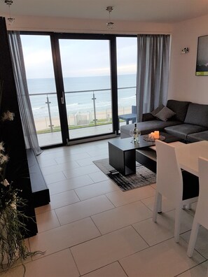 Wohnzimmer mit Ostseeblick