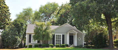 The Little Cottage on Austin Avenue