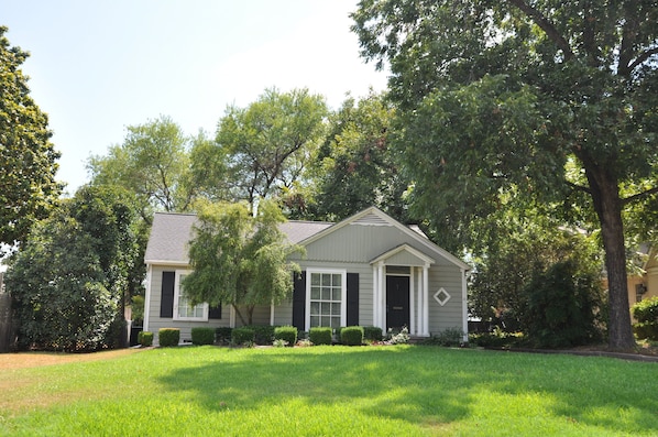 The Little Cottage on Austin Avenue