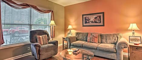Pigeon Forge Vacation Rental | 1BR | 1BA | 700 Sq Ft | Stairs Required