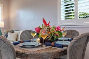 Le'ale'a Ohana Dining