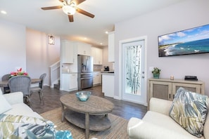 Le'ale'a Ohana Living area