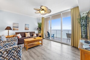 Living Area with Gulf Views