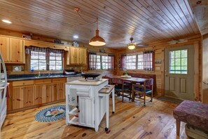 Kitchen with eat-in table