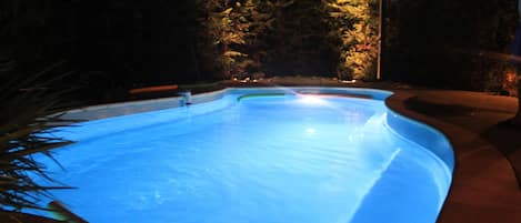 Piscine 8X4
8X4 meters swimming pool