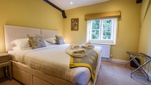 Bedrooms 2, Archers at Sudeley Castle, Bolthole Retreats