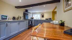 Kitchen, Archers at Sudeley Castle, Bolthole Retreats
