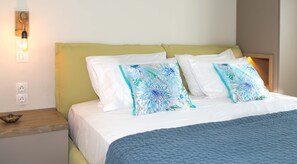 Bedroom with Queen size bed